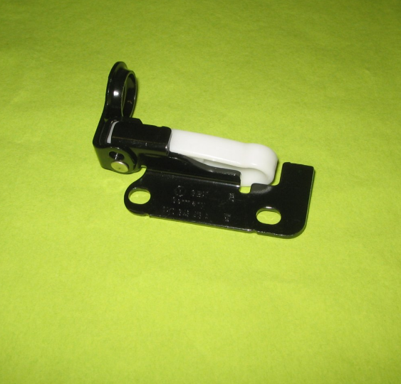 2K084.png VW Caddy 2004 – 2020 Sliding Door Catch - Image 1